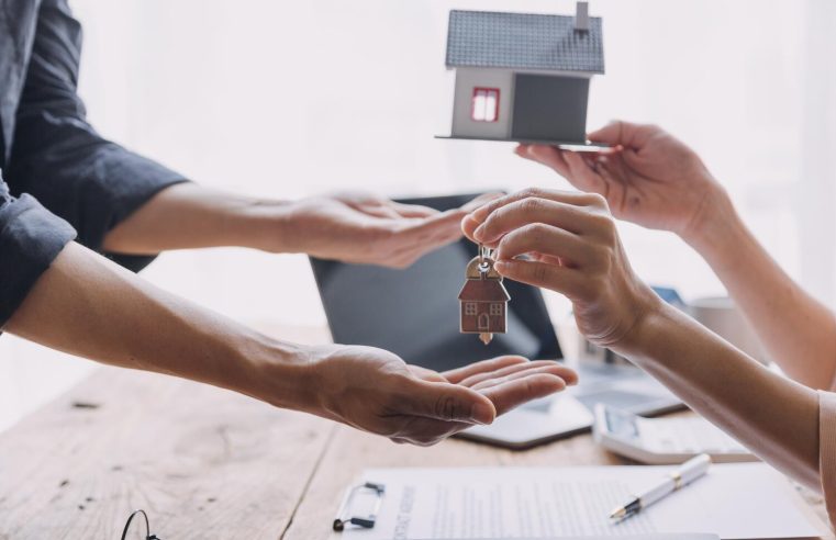 Formation requise pour intégrer une agence immobilière : guide complet