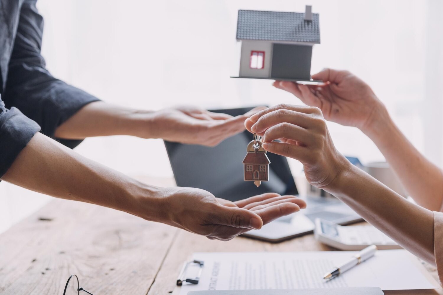 Formation requise pour intégrer une agence immobilière : guide complet